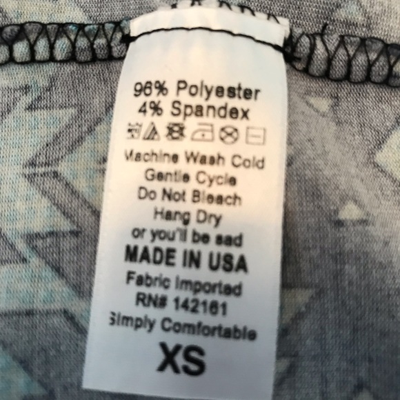 XS Lularoe Irma BOGO FREE - Picture 3 of 3